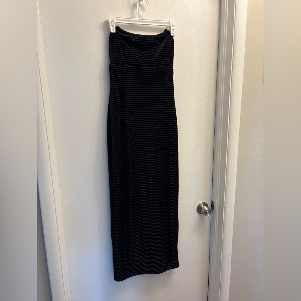 Vintage Velvet Maxi Dress 🖤 - Picture 2 of 6